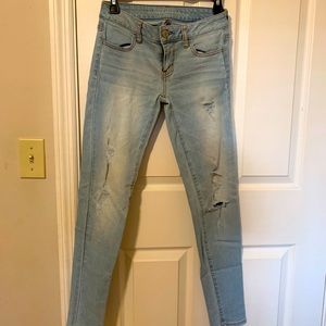 American Eagle stretch distressed skinny jegging